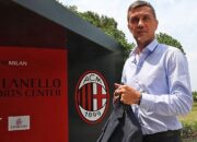 Maldini Dipecat dari Posisinya sebagai Direktur Teknik AC Milan