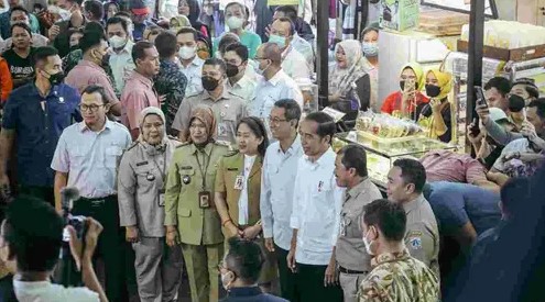 Kunjungan Jokowi ke Pasar Palmerah Jakpus, Ditemani Heru Budi