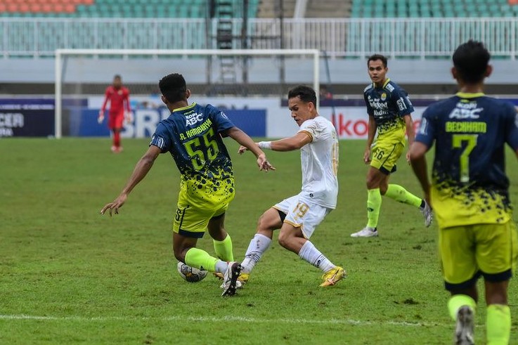 Jadwal Siaran Langsung Indosiar: Persib Bandung vs Dewa United, Bobotoh Tak Boleh Nonton di Stadion