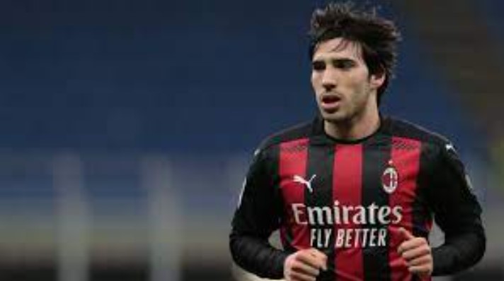 AC Milan Mengincar 7 Gelandang Pasca Kepergian Sandro Tonali