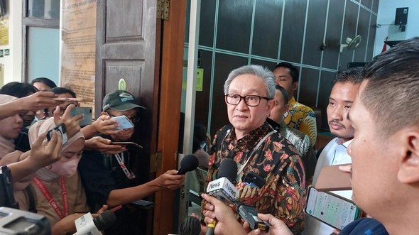 Maqdir Akan Menyerahkan Uang Tunai Rp 27 Miliar Terkait Kasus BTS ke Kejagung Hari Ini