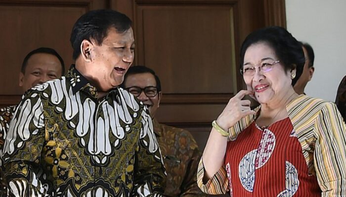 Adi Prayitno Menyatakan Kemungkinan Prabowo Diperlakukan Seperti SBY oleh Megawati