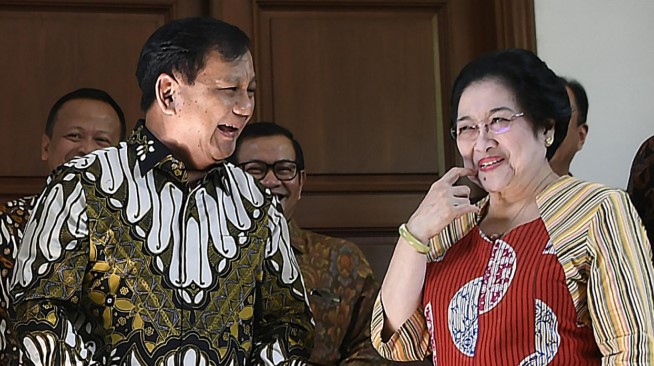 Adi Prayitno Menyatakan Kemungkinan Prabowo Diperlakukan Seperti SBY oleh Megawati