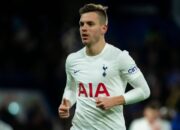 Ange Postecoglou, dengan tegas membantah rumor tentang kemungkinan Giovani Lo Celso cabut dari Tottenham