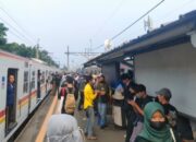 Keterlambatan  2 KRL Tanah Abang Akibat Truk Menabrak Tiang Listrik