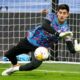 Silvame.Com,Real Madrid - Kamis (10/08/2023) Real Madrid sedang berada dalam usaha mencari pengganti kiper utama mereka, Thibaut Courtois, yang dilaporkan mengalami cedera lutut ACL pada lutut kirinya. Kabar ini diumumkan oleh klub pada hari Kamis (10/08/2023)