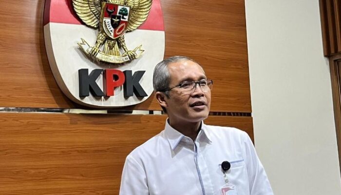 Pimpinan KPK Diteror Pakai Karangan Bunga Misterius Di Kediamannya